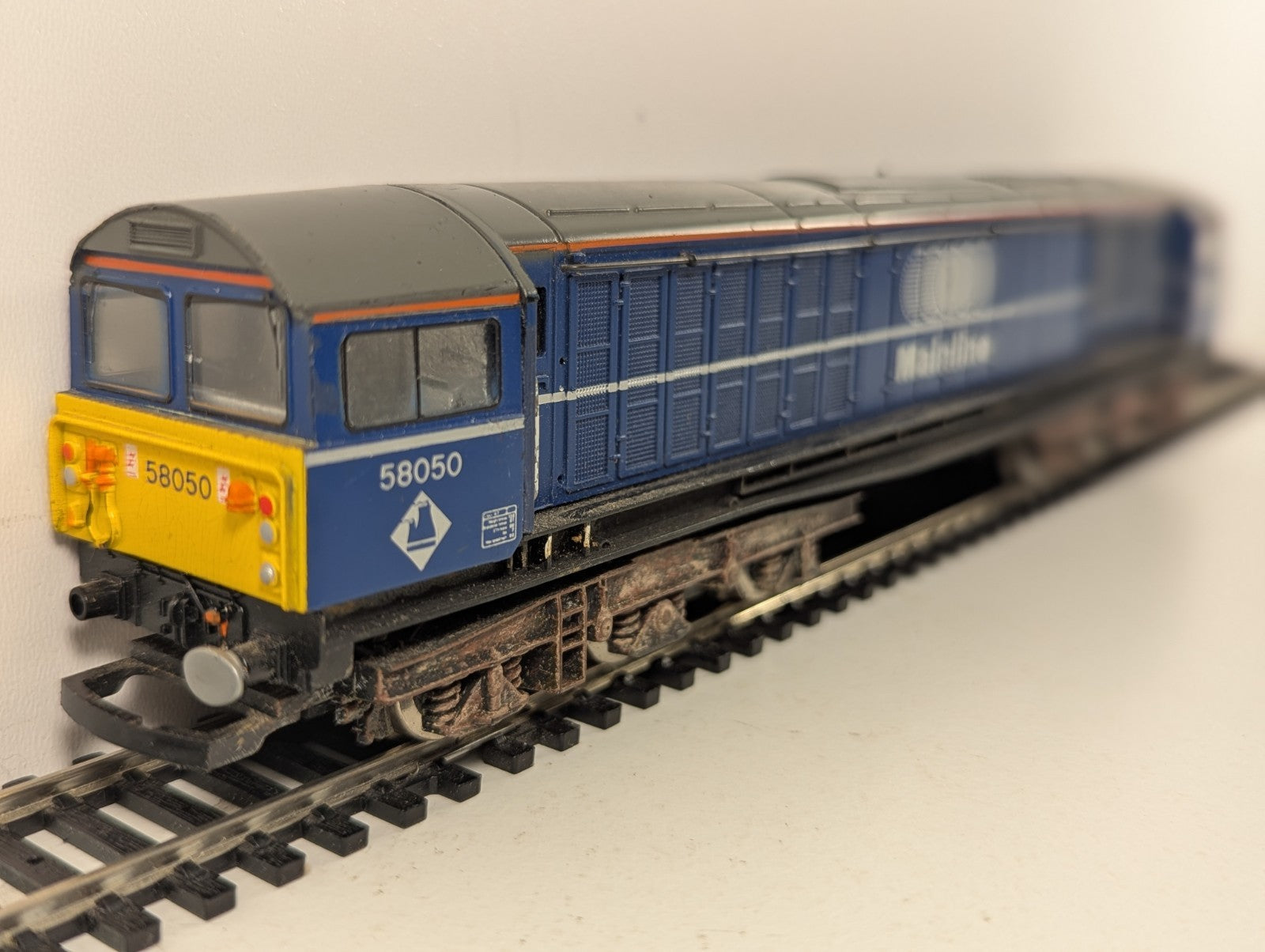 Hornby OO Gauge Class 58 Co-Co 'Toton Traction Depot' Diesel Loco