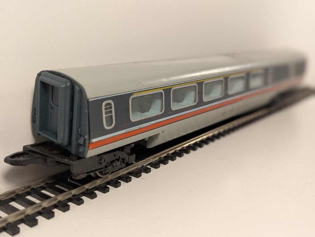 Hornby Advanced Passenger Train (APT) Mid Coach – Missing Wheelset – Needs Clean