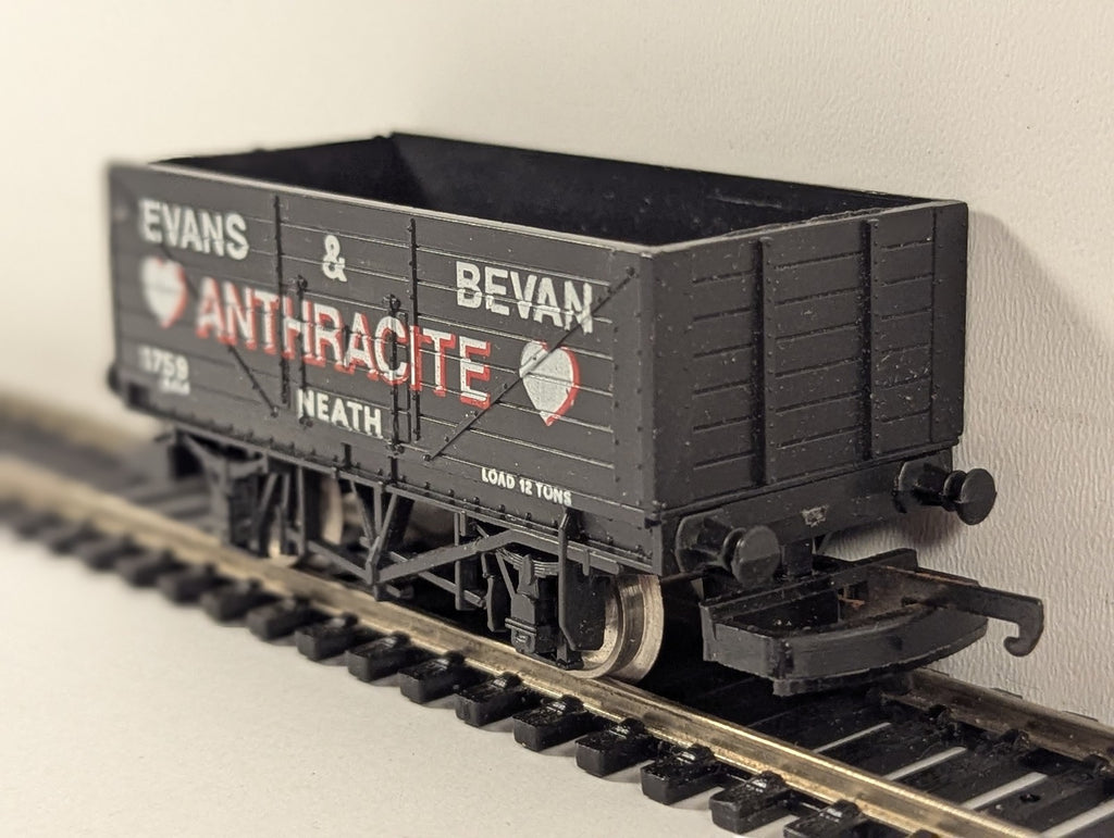 Lima OO Gauge 7 Plank Wagon Evans & Bevan Anthracite Goods Wagon 1759 30 5613 W