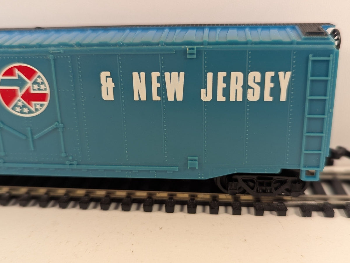Bachmann HO Gauge Middletown & New Jersey Plug Door Boxcar 120747