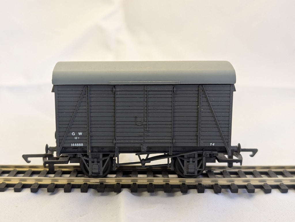 Dapol B/15 GWR 12T Box Van SR Style