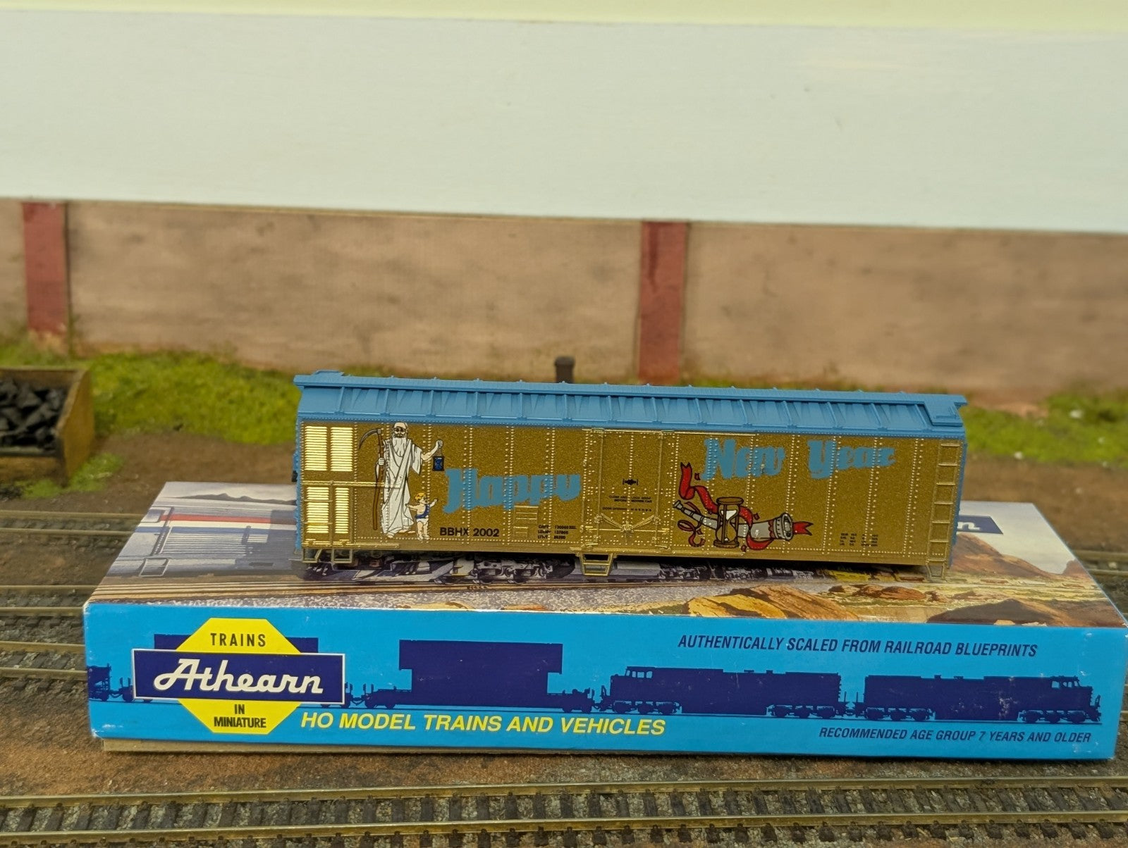 Athearn BBHC-2002 HO Gauge Bel-Bev Happy New Year Freight Car Kit