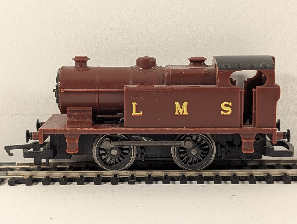 Hornby OO Gauge 0-4-0 Tank Locomotive Steam Locomotive LMS Maroon