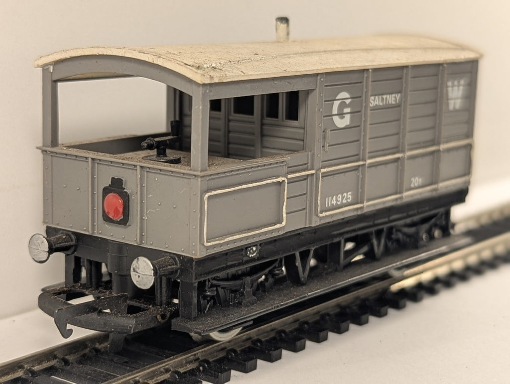 Hornby OO Gauge GWR 20t Toad Brake Van 'Saltney' Goods Wagon 114925 GWR Grey