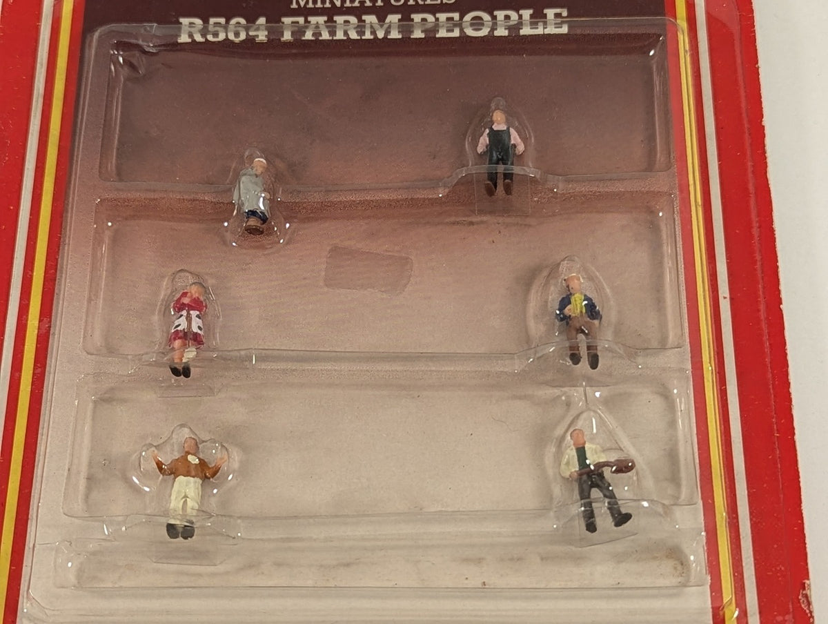 Hornby OO Gauge Farm People Figures R564
