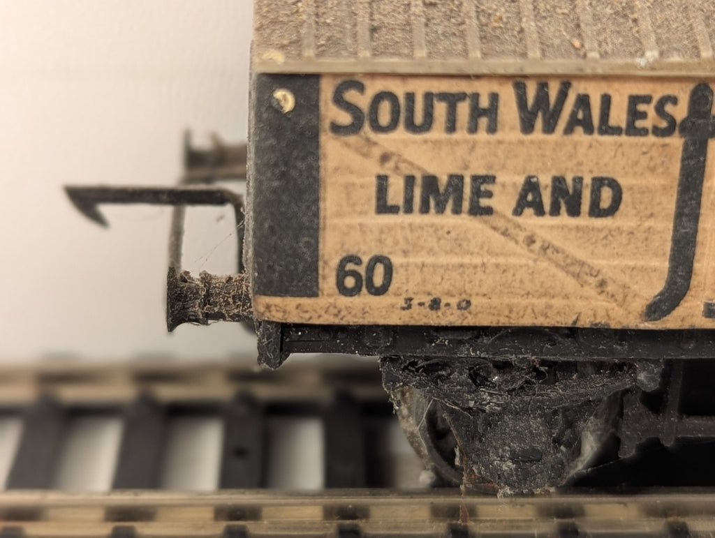 Peco OO Gauge South Wales Lime & Portland Cement Co Penarth Covered Van