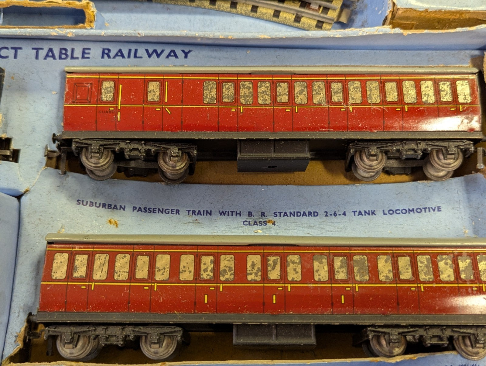 Hornby Dublo EDP18 OO Gauge BR 2-6-4 Tank Suburban Passenger Train Set