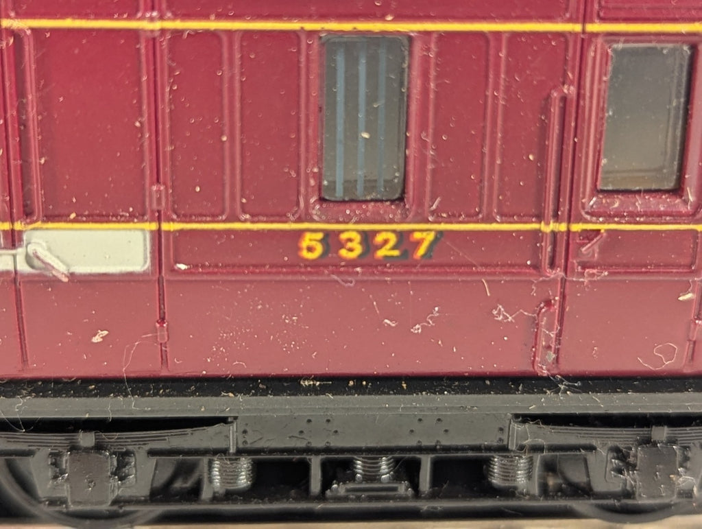 Mainline OO Gauge LMS 57ft Corridor Brake Third Passenger Coach 532