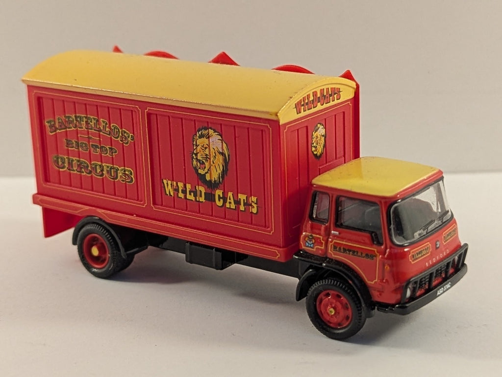 Hornby SkaleAutos Bartellos Big Top Circus Wild Cats Bedford TK Truck