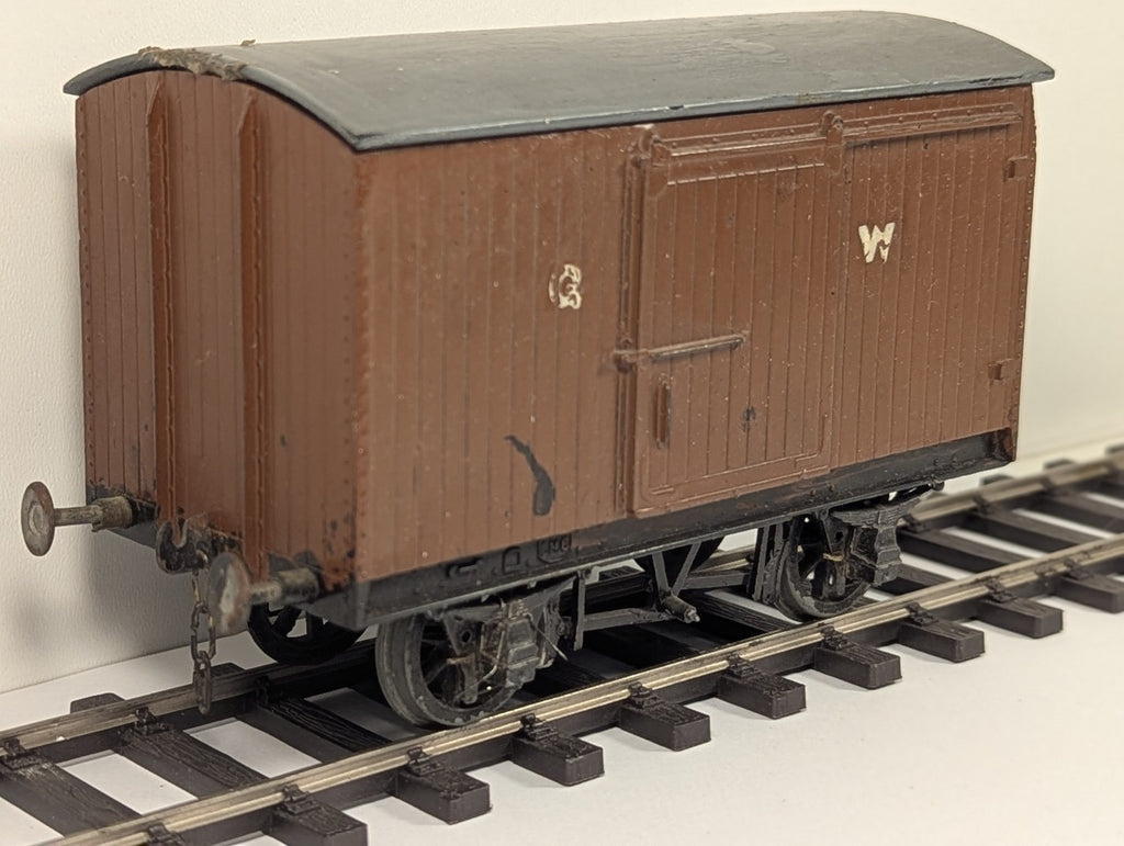 Kit Built O Gauge GWR 12 Ton Box Van - missing buffer head and damaged ends