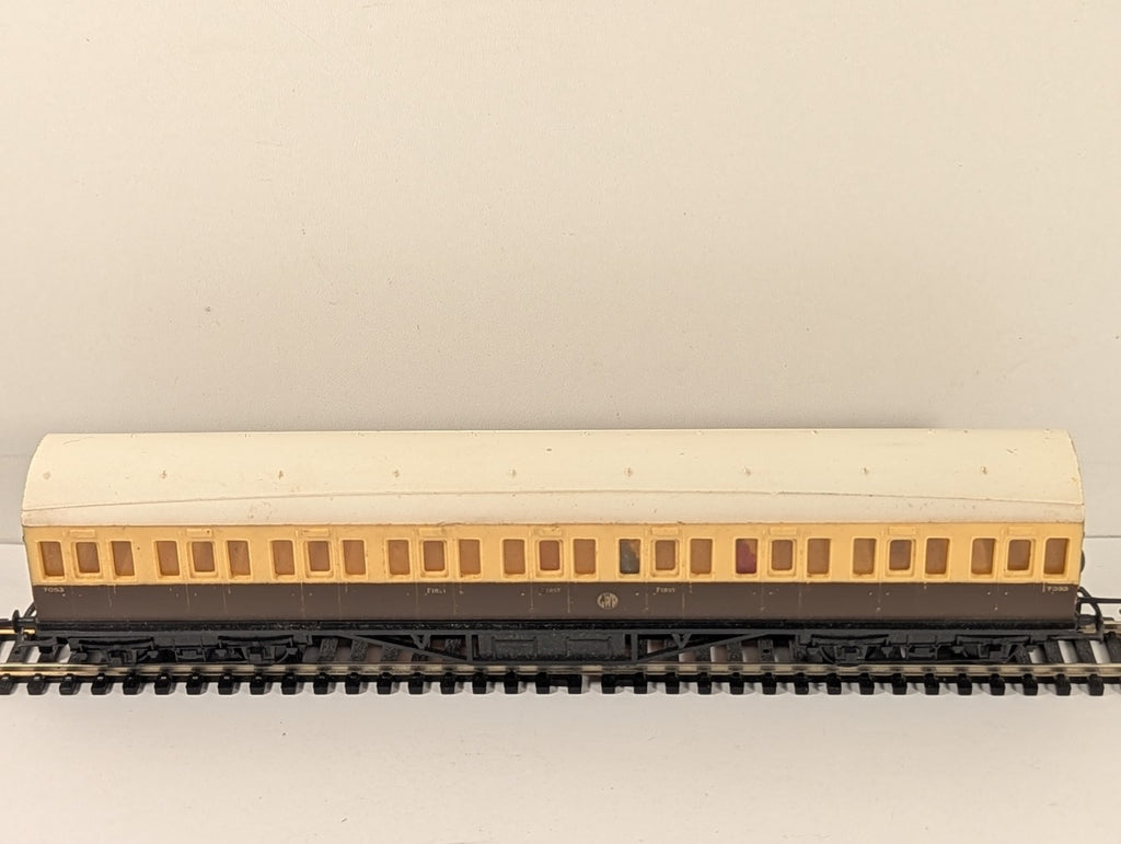 Graham Farish OO Gauge GWR Compartment Coach 7053
