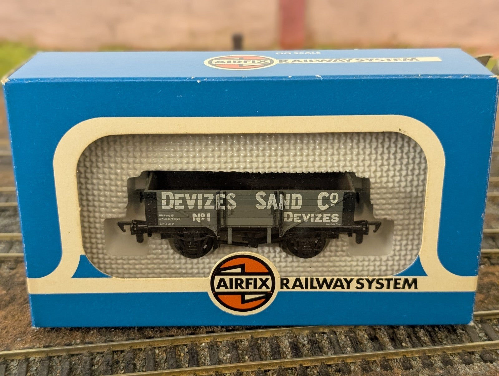 Airfix OO Gauge 54374-5 Devizes Sand 5 Plank Wagon