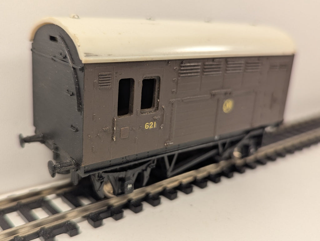 Hornby OO Gauge GWR Horse Box 546 Brown Livery
