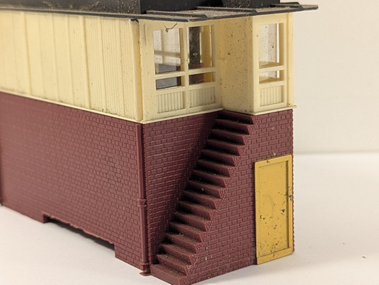 Hornby OO Gauge R146 Modern Signal Box