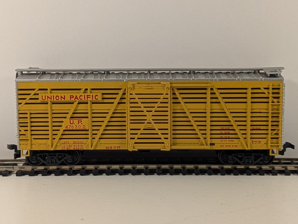 Walthers Trainline 931-1680 HO Gauge 40ft Stock Car
