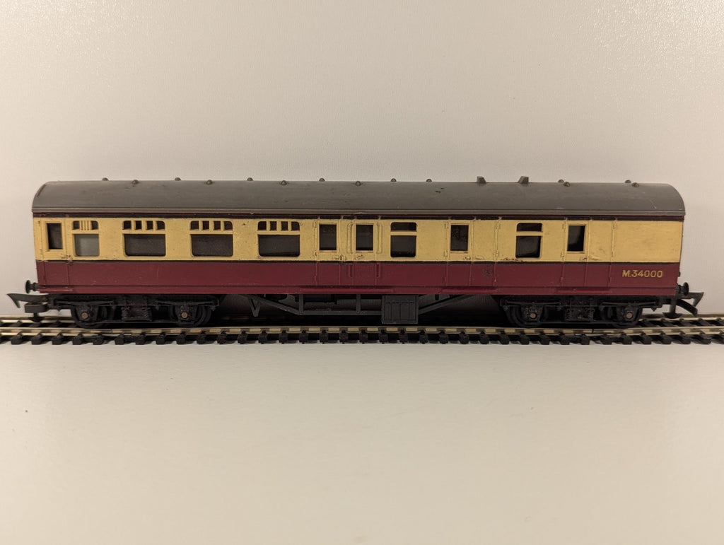 Tri-ang R28 BR Main Line Brake Second Coach – M34000