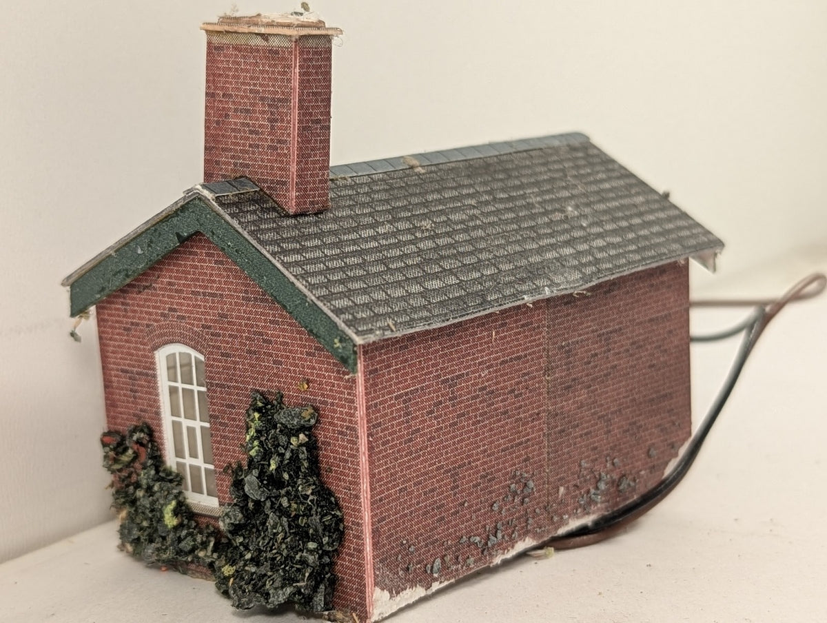 Metcalfe N Gauge Industrial Pump House Building Red Brick with Lights