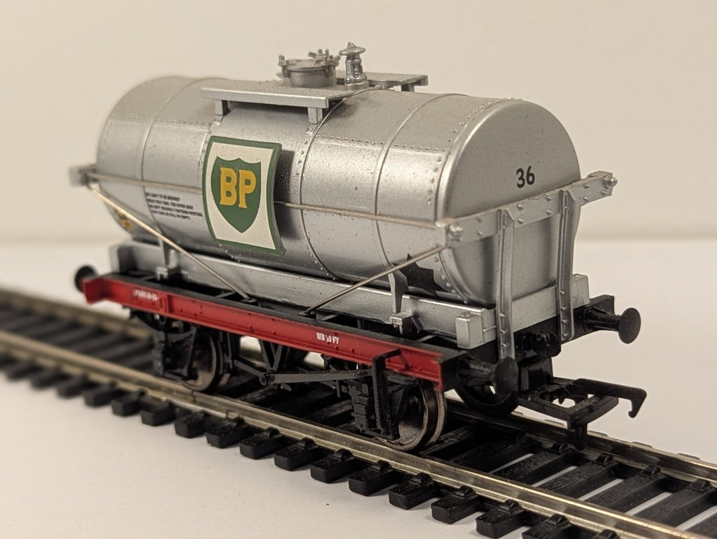 Bachmann OO Gauge 14 Ton Tank Wagon 36 BP Silver 37-078