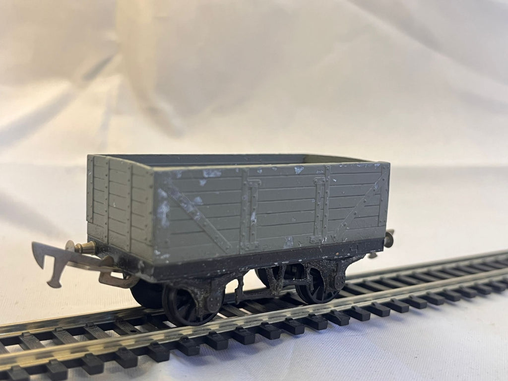 Tri-ang R577A 7-Plank Open Wagon Grey