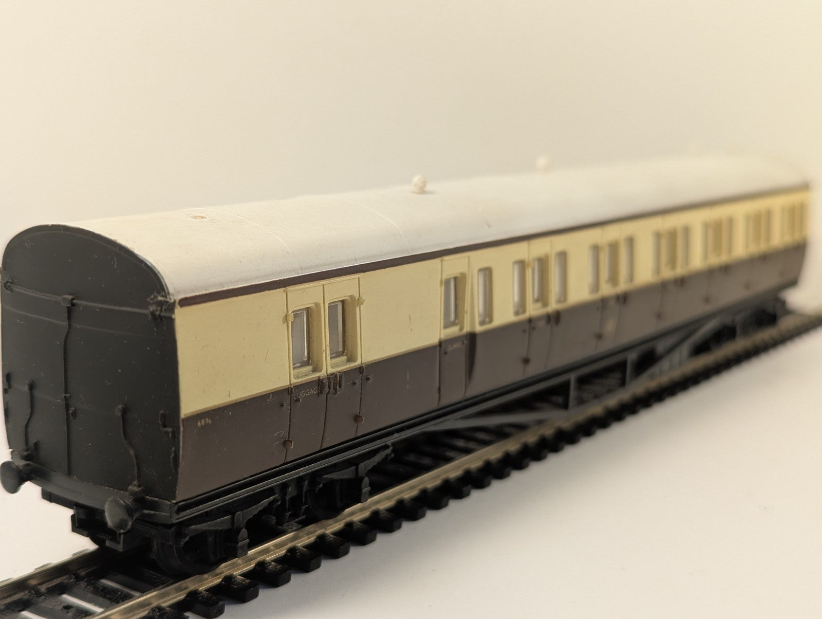 Airfix OO Gauge GWR Suburban Brake Coach