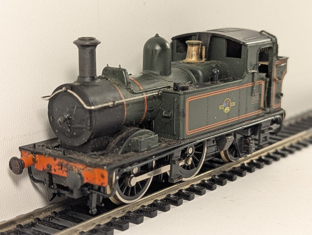 Airfix OO Gauge GWR 1400 Class 0-4-2T Steam Locomotive 1466 BR Lined Green