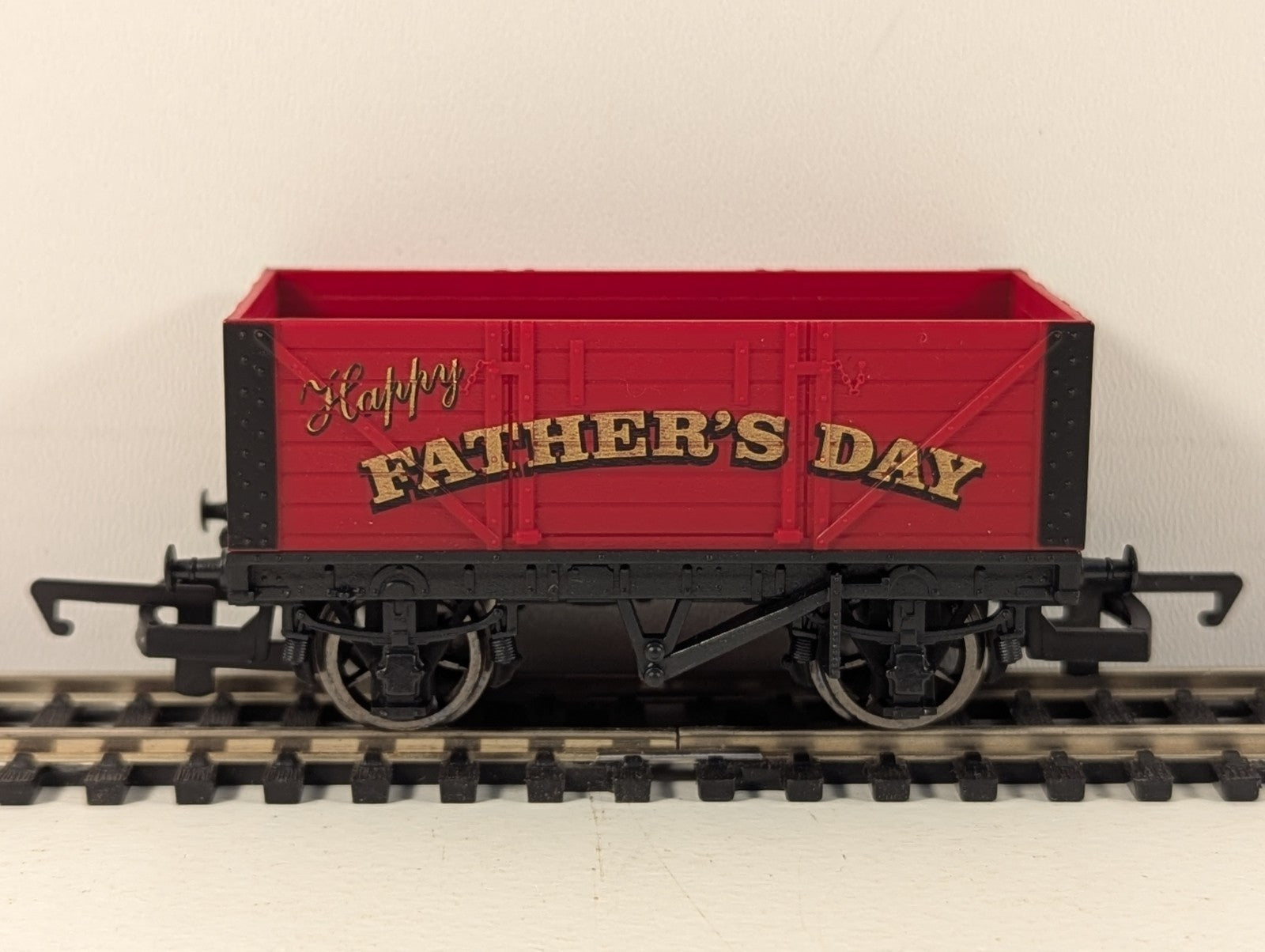 Hornby R6778 Father’s Day Open Wagon