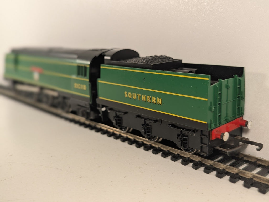 Hornby OO Gauge West Country Class 'Sidmouth' Steam Locomotive 21C110