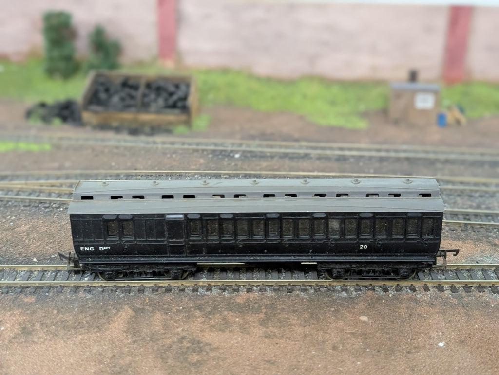 Tri-ang R620 BR Clerestory Brake Coach No. 20 (Engineering Black Livery)