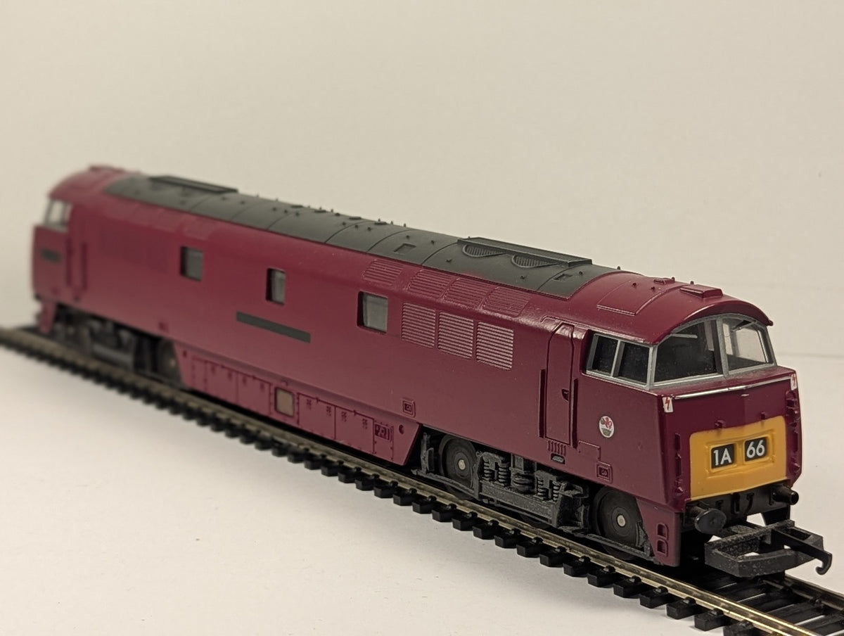 Lima OO Gauge Class 52 Western Gladiator Diesel Locomotive D1016 BR Maroon