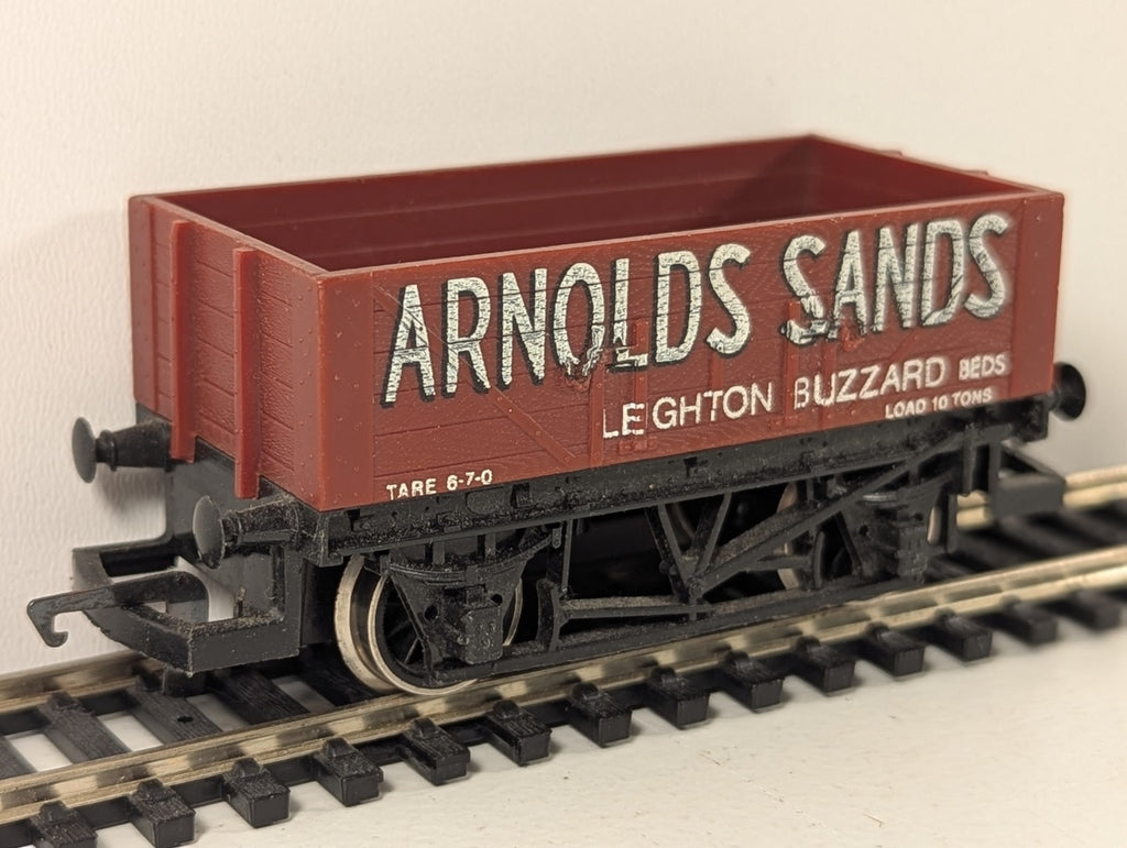 Hornby R097 OO Gauge 5-Plank Open Wagon – Arnolds Sands, Leighton Buzzard