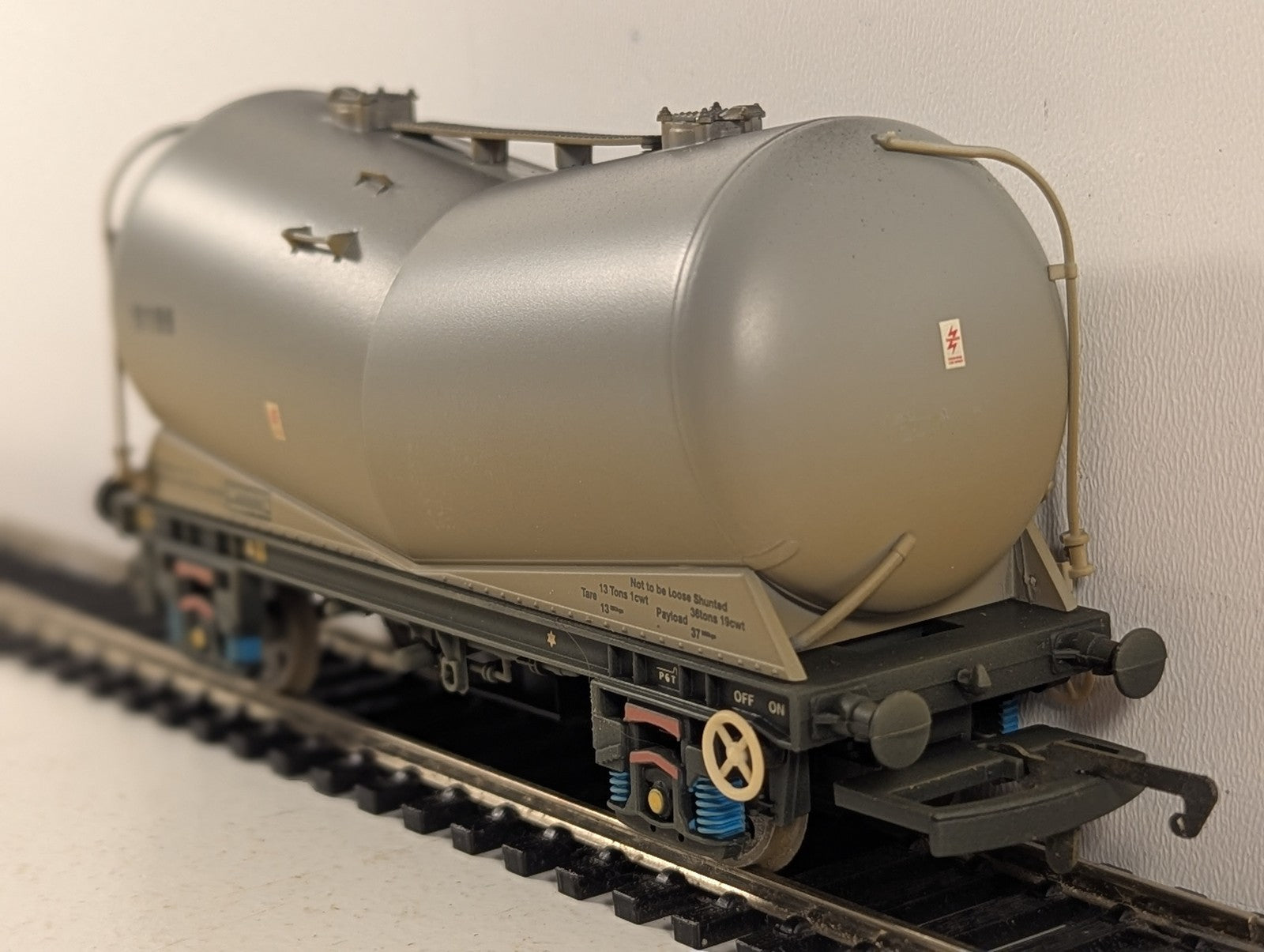 Hornby OO Gauge PCA Metalair Bulk Powder Wagon Goods Wagon 9199 Grey R6244