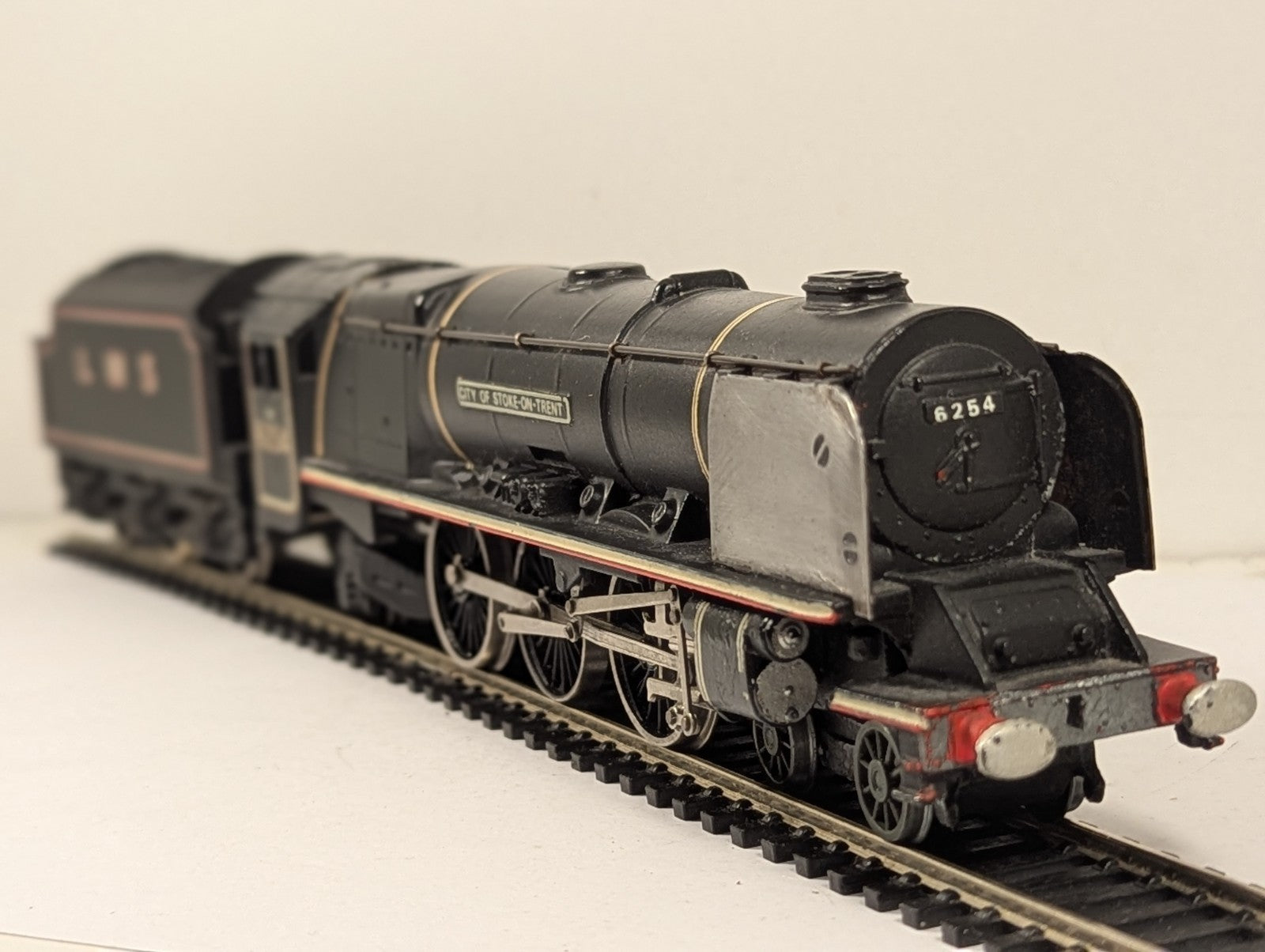 Wrenn OO Gauge Coronation Class 'City of Stoke-on-Trent' Locomotive