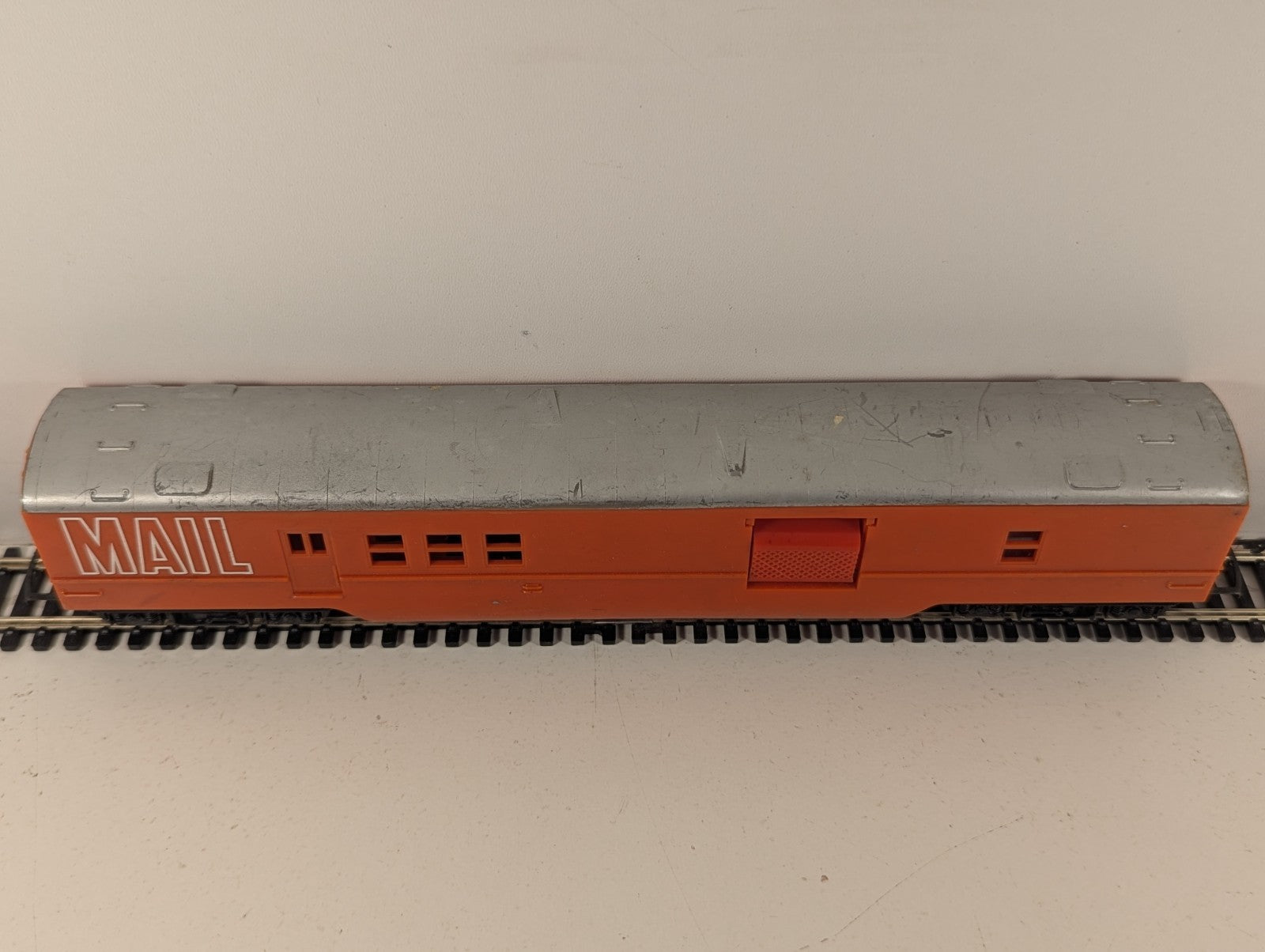 Tri-ang Hornby R401 Canadian Operating Mail Coach OO Gauge