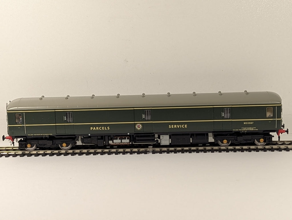 Heljan OO Gauge Class 128 Parcels DMU Diesel Multiple Unit M55987 BR Green