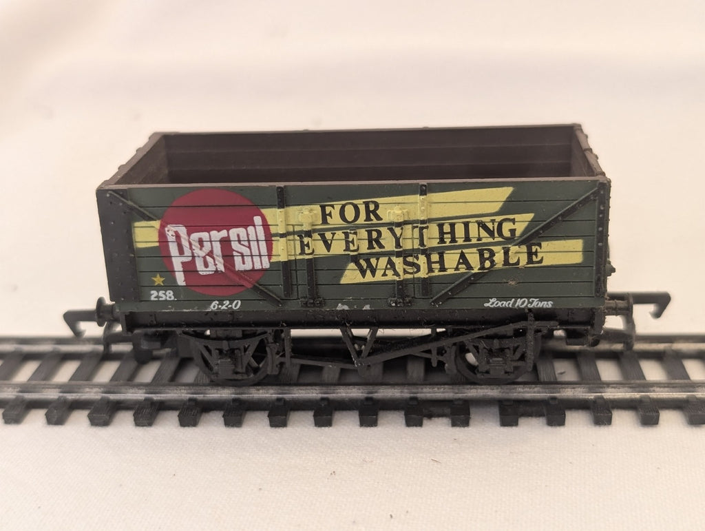 Mainline 37-128 OO Gauge 7 Plank Wagon “Persil”