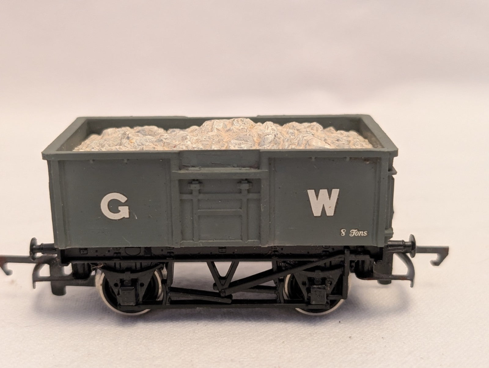 Hornby OO Gauge 16-Ton Steel Mineral Wagon Goods Wagon GWR Grey