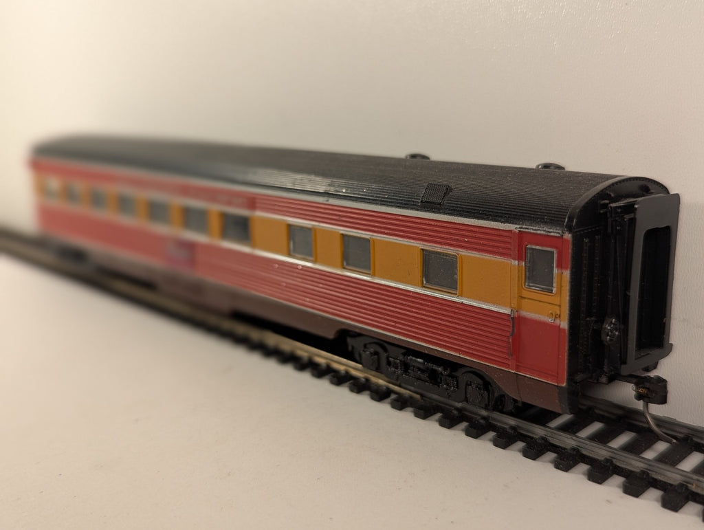 Athearn HO Scale Streamlined Observation Car Passenger Coach SP-2954