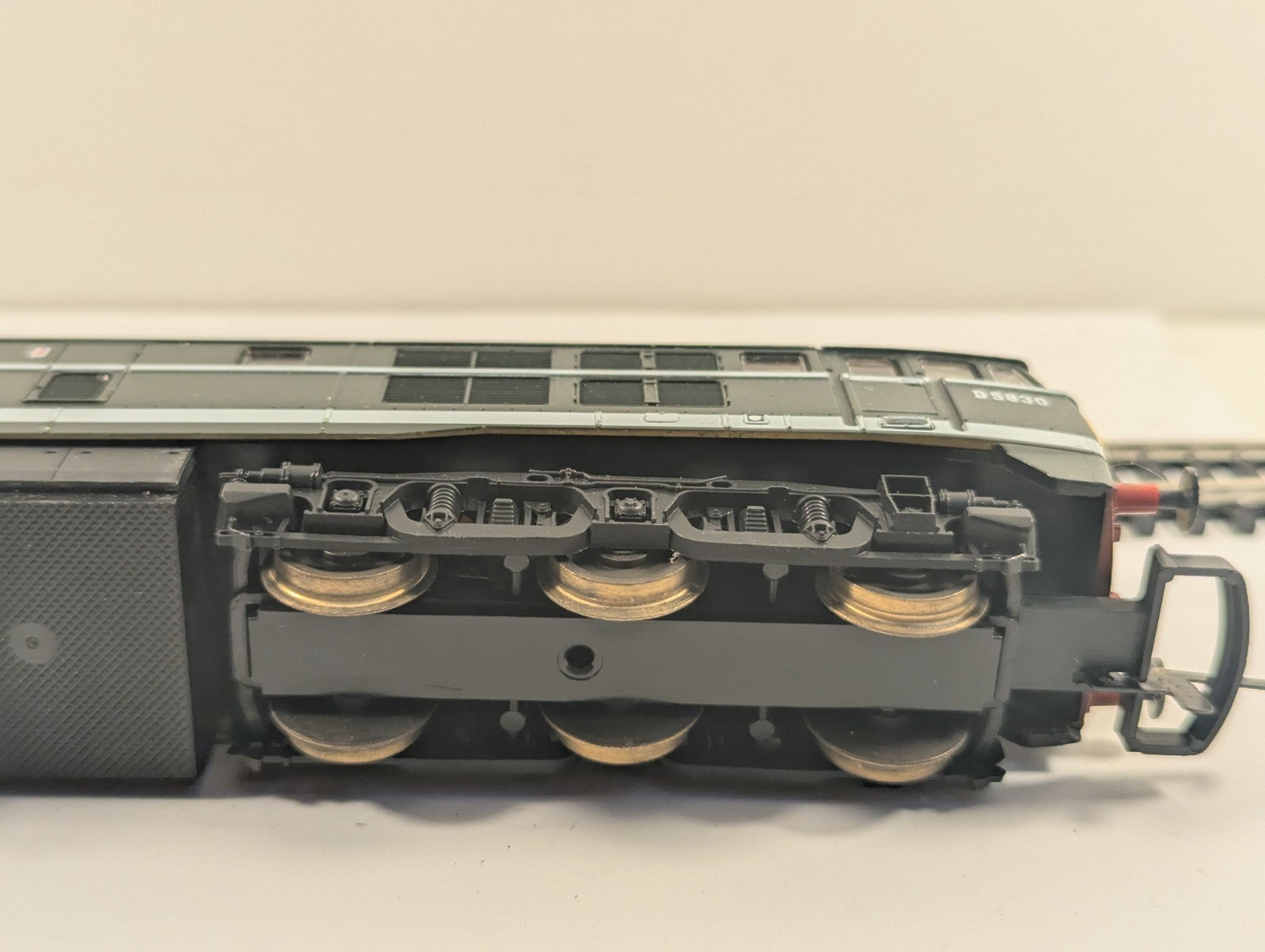 Lima OO Gauge BR Class 31 Diesel Locomotive D5830 in BR Green