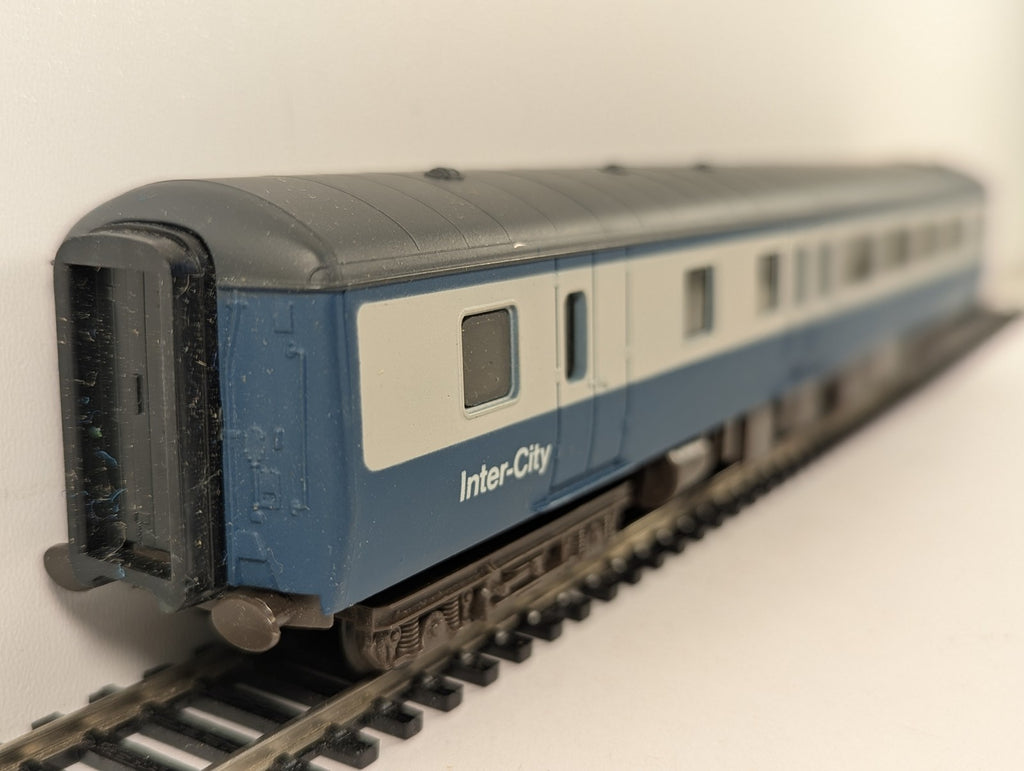 Airfix OO Scale 1st Class Inter-City Open Coach, Mk II Passenger Coach E9479
