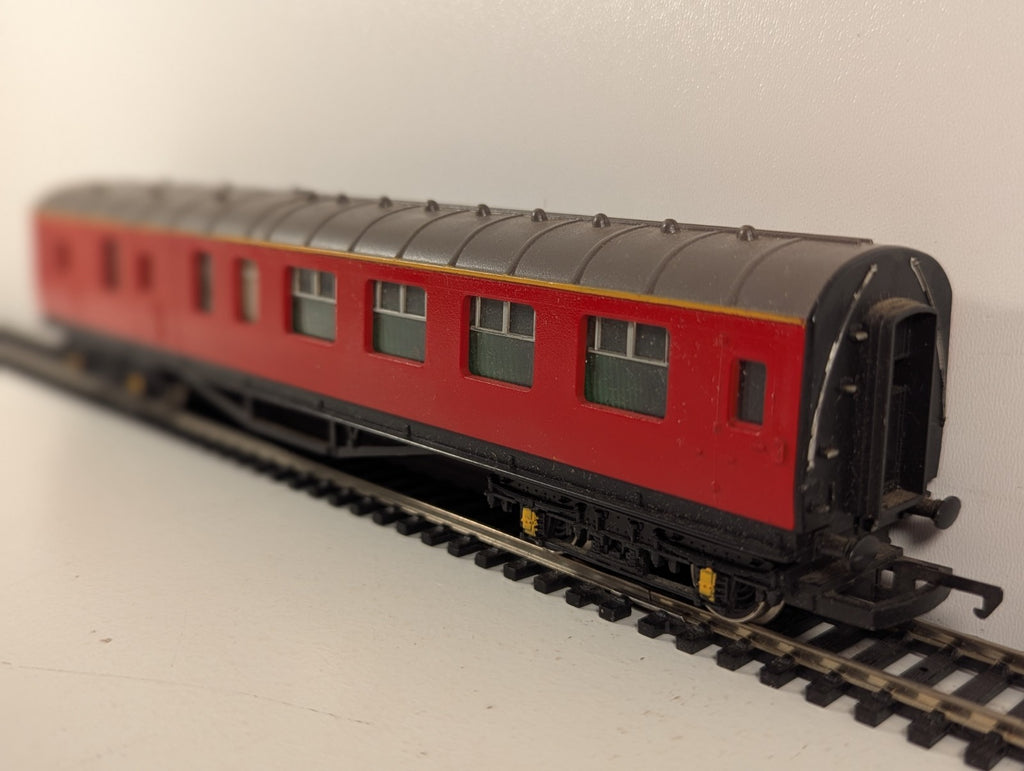 Hornby OO Gauge ex-LMS 57ft Suburban Brake Third Coach