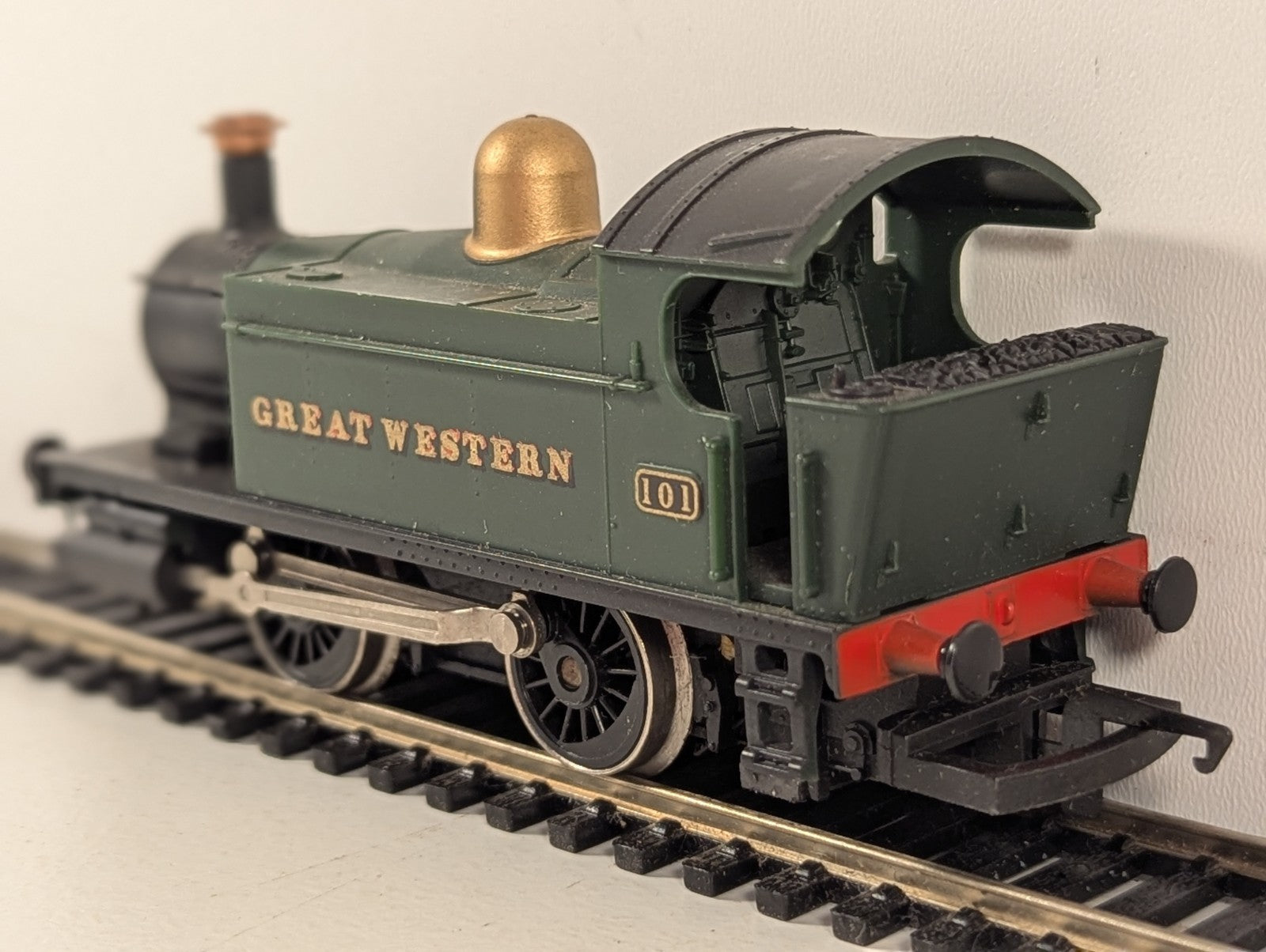 Hornby R077 GWR Holden Class 101 0-4-0T Tank Locomotive OO Gauge