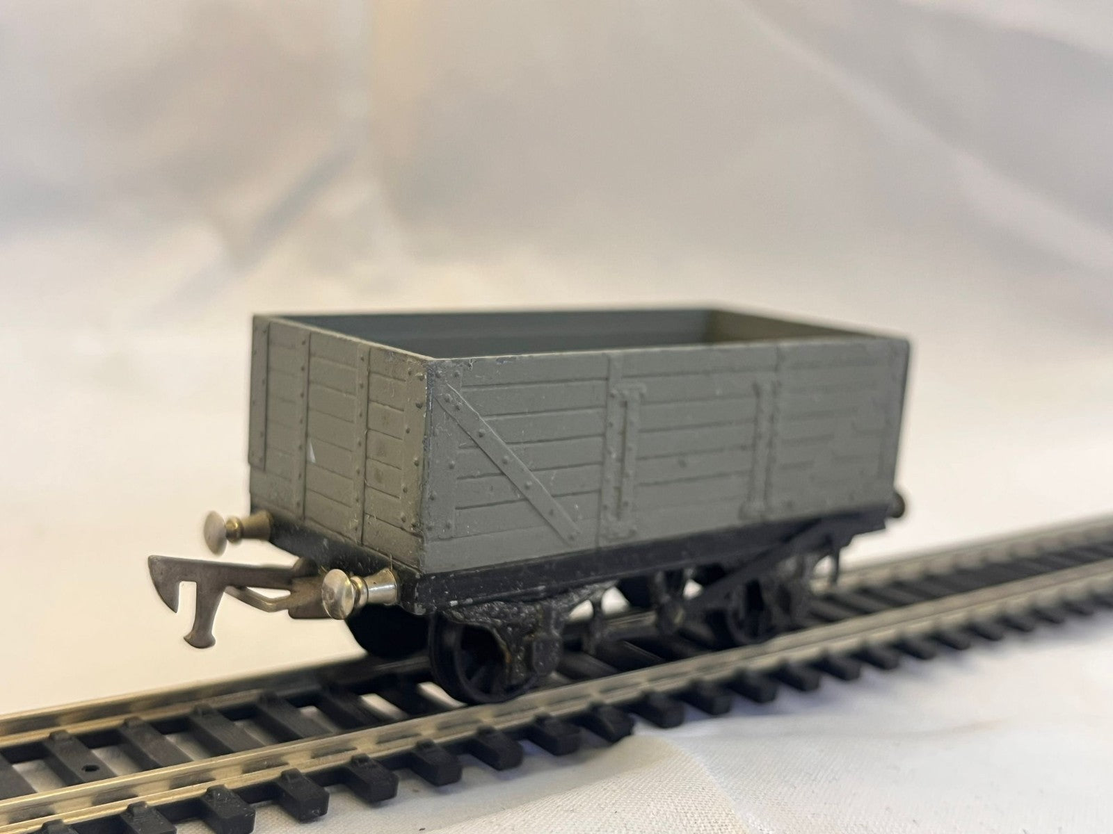 Graham Farrish 7 Plank Wagon Grey Finish