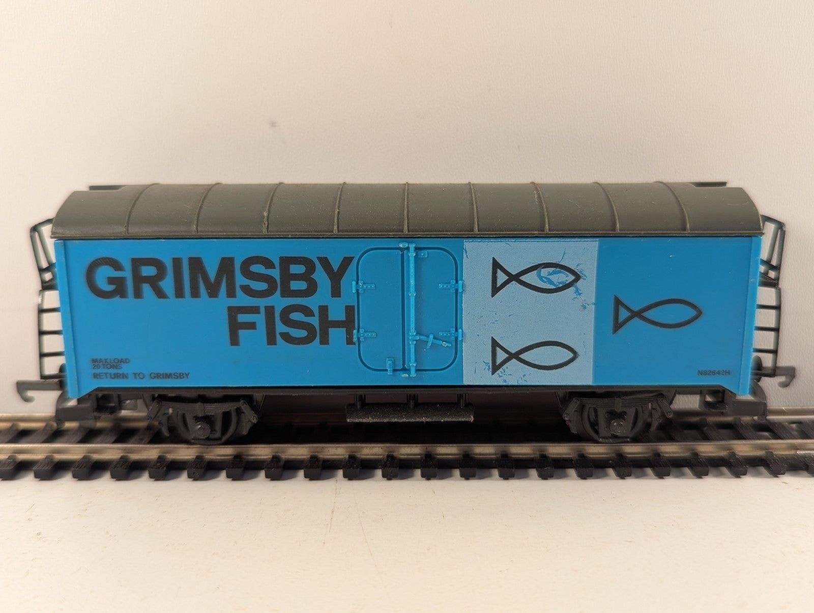 Lima Grimsby Fish Van Blue OO Gauge