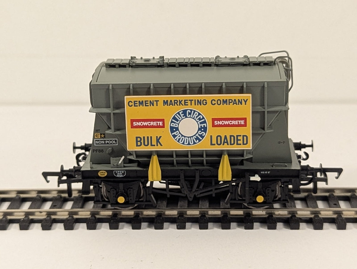 Bachmann OO Gauge Presflo 22t Cement Wagon Cement Marketing Company Goods Wagon