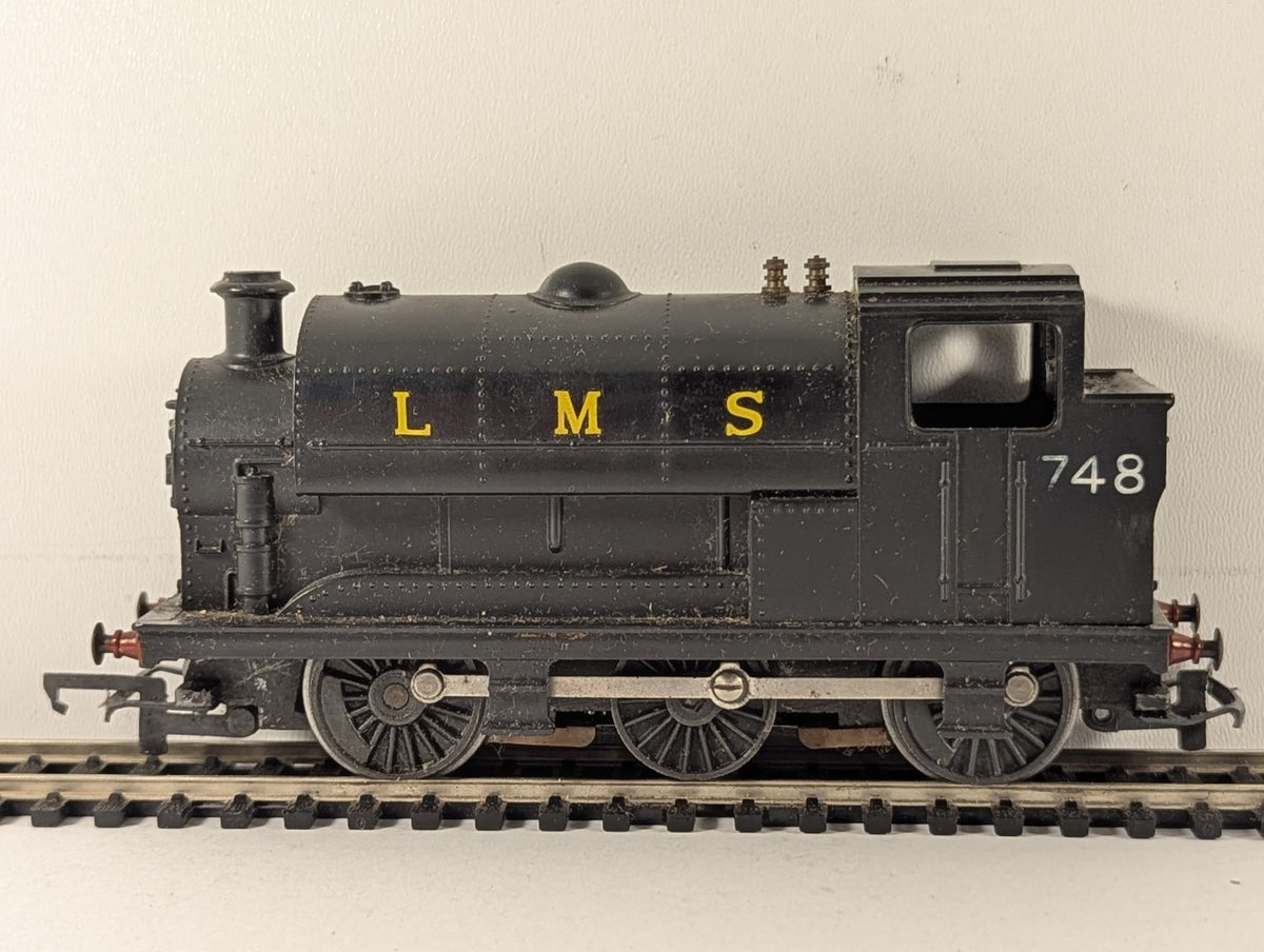 Tri-ang OO Gauge 0-6-0 Saddle Tank Locomotive Steam Locomotive 748 LMS Black