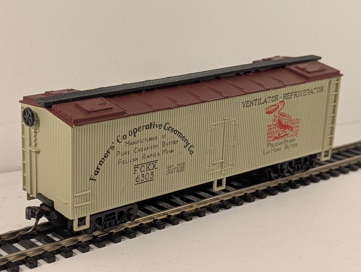 40ft Wood Refrigerator Car Farmers' Co-operative Creamery Co HO Gauge Box Car
