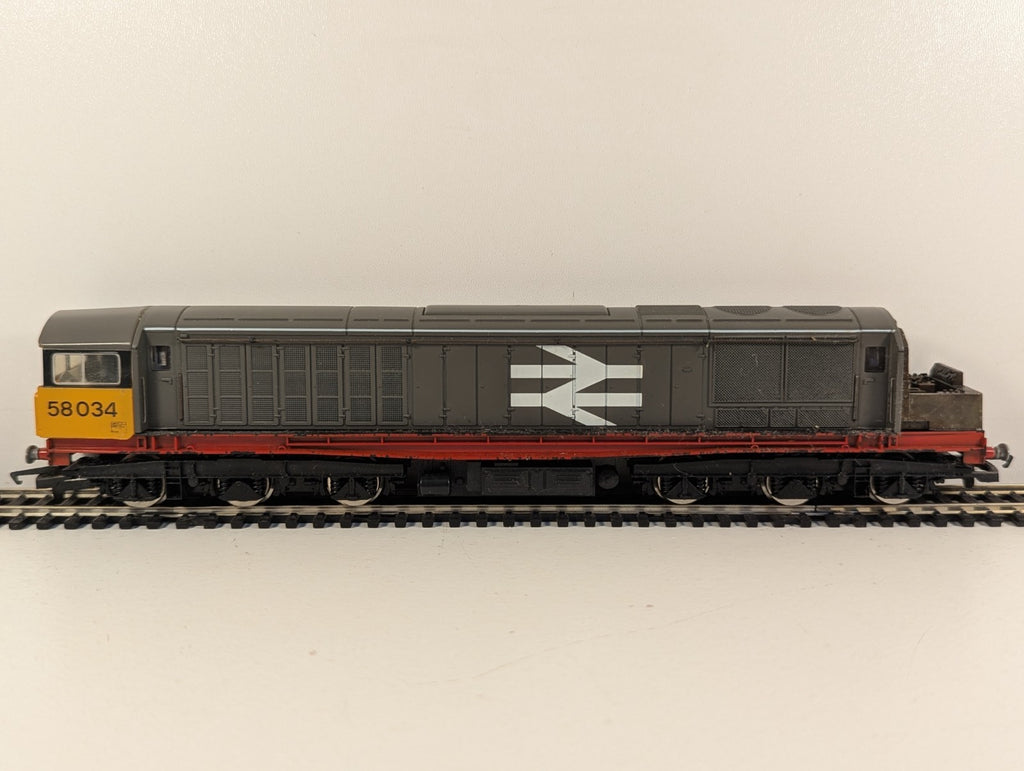 Hornby OO Gauge BR Class 58 Bassetlaw Railfreight Poor Runner