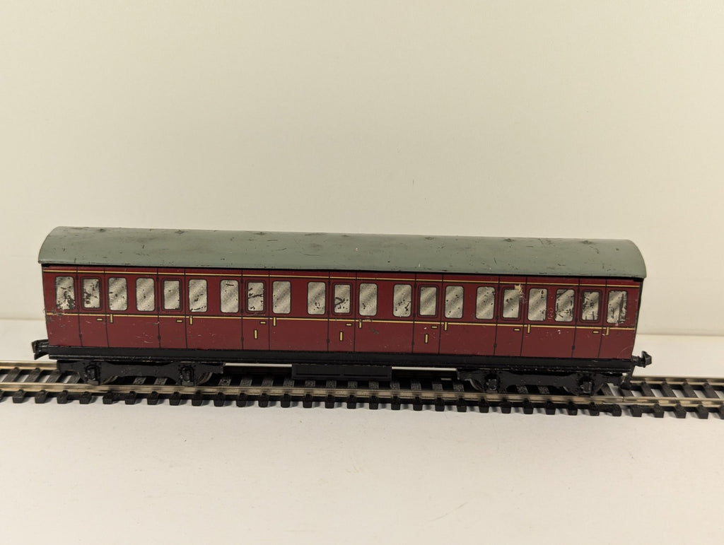 Hornby Dublo OO Gauge Tinplate BR Mk1 1st Class Suburban Coach Maroon