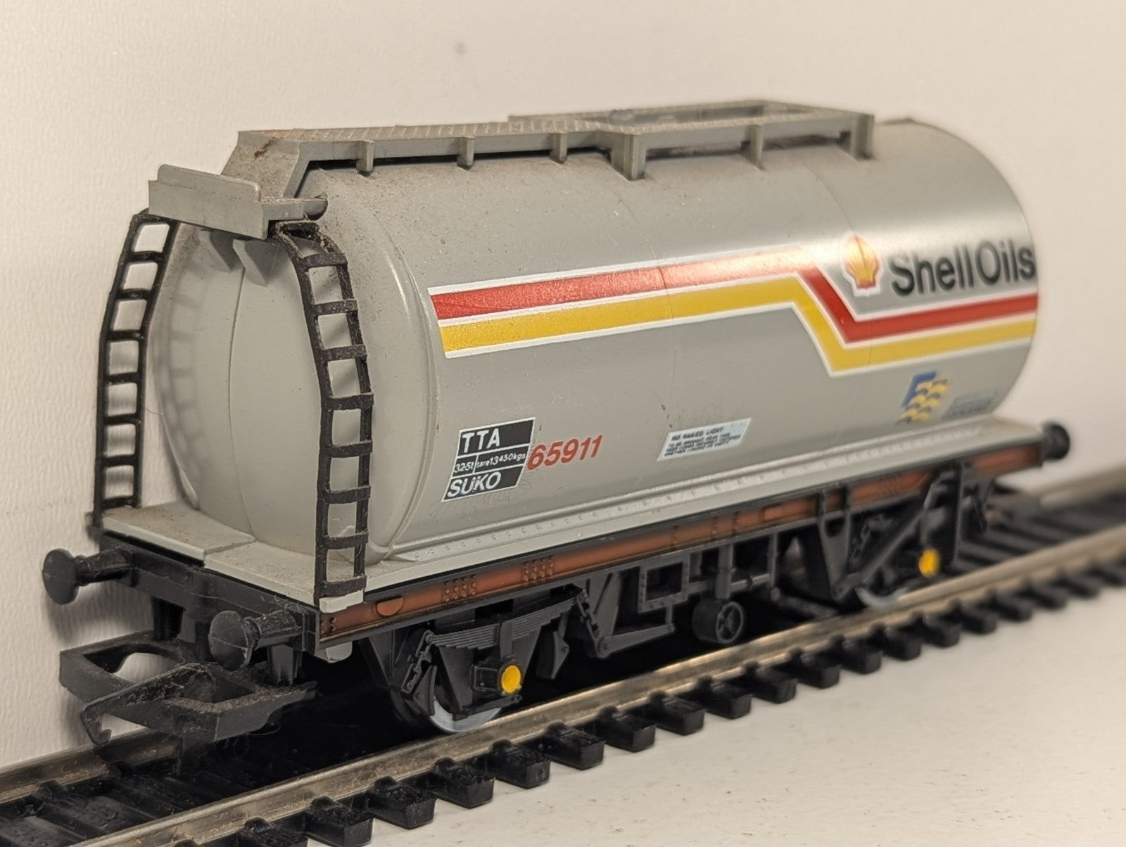 Hornby R.119 Shell Oils Tank Wagon (TTA)