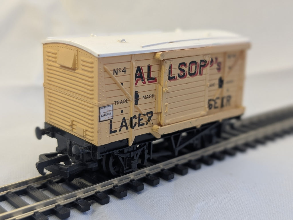 Mainline 37138 12T Single Vent Van “Allsopp's”
